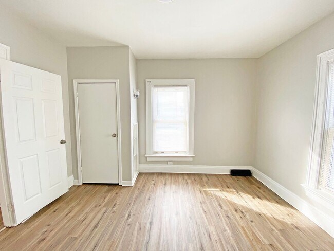 Building Photo - Burkhardt Home : **MOVE-IN SPECIAL: 100% O...