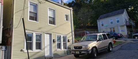 Primary Photo - 121 Turner St