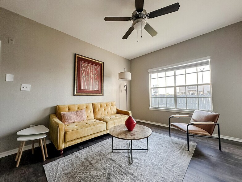 Primary Photo - 6225 Saratoga Blvd