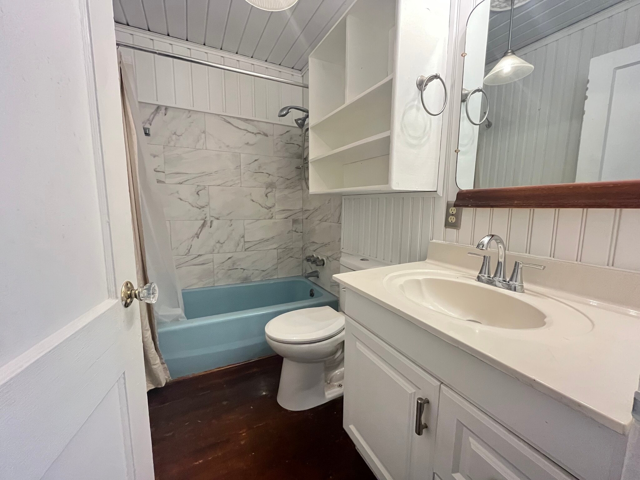 Bath - 1407 W Church St