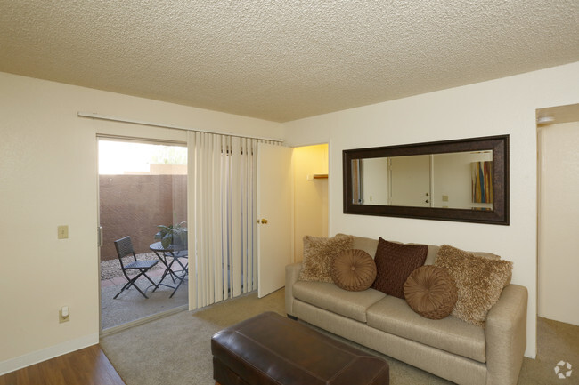 Sunset Landing - Glendale, AZ | Apartment Finder