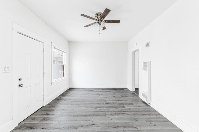 Interior Photo - 1045 E 4th Street