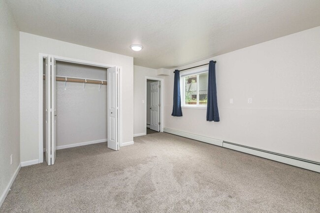 Building Photo - 5 bed 3 bath Home in Fairbanks