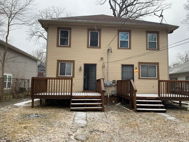 Building Photo - Nice Duplex off 38th & Carrollton