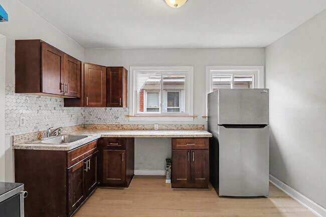 Building Photo - 3027 Tuxedo St