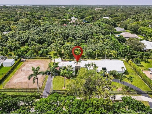 Building Photo - 6900 SW 136th St