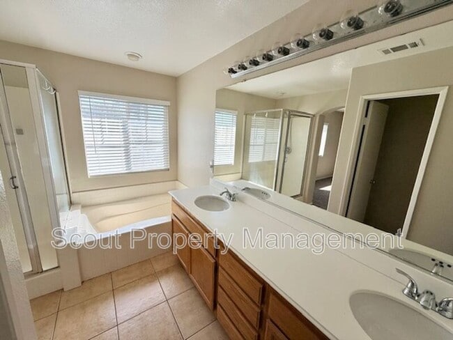Building Photo - 43174 Teramo St
