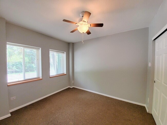 Building Photo - 4934 Little Cub Creek Rd