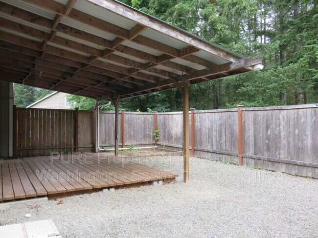 Building Photo - 511 Malibu Dr SE