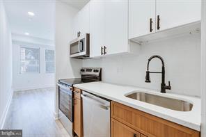 Building Photo - 3842 Fairmount Ave