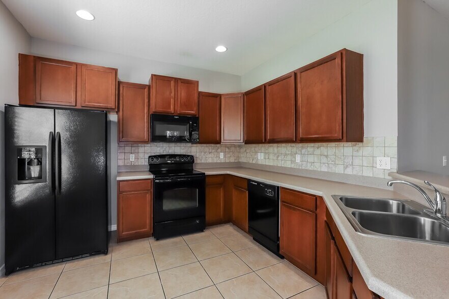 Building Photo - 5511 Kinglethill Dr
