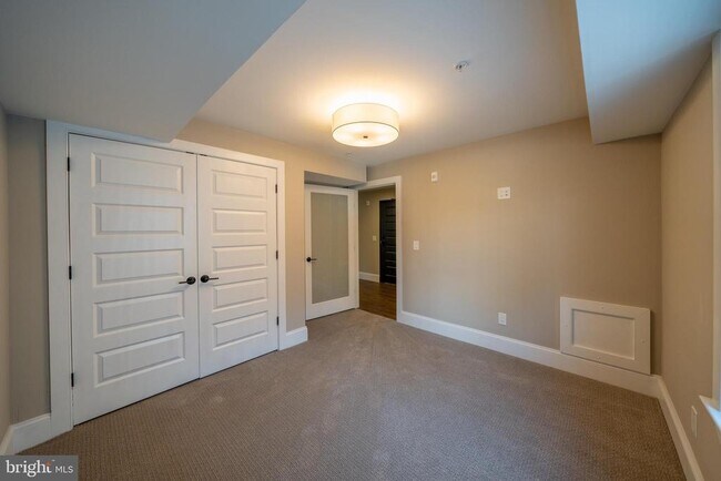 Building Photo - 29 E Gay St