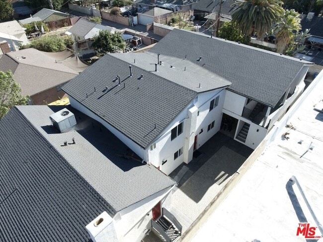Building Photo - 17610 Sherman Way