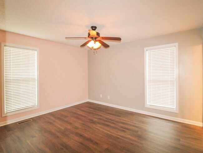 Building Photo - Nice Rental in Athens City!