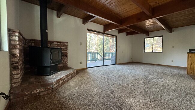 Building Photo - 2012 Symonds Dr