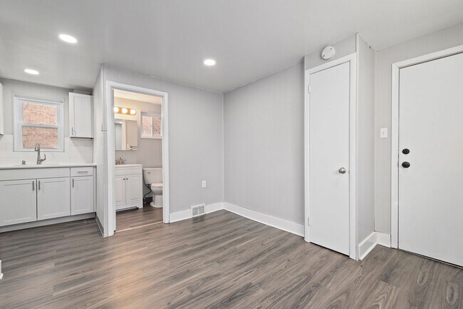 Building Photo - 3900 Howley St