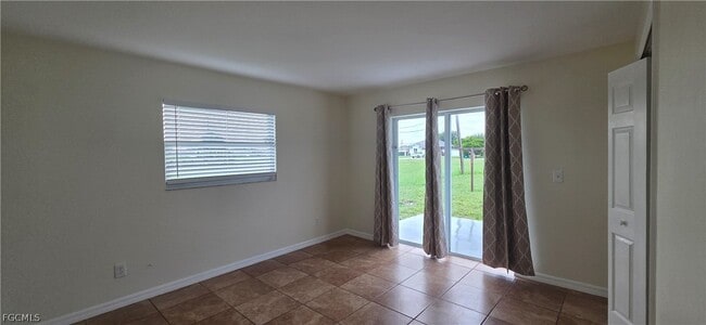 Building Photo - 1415 NE 8th Terrace