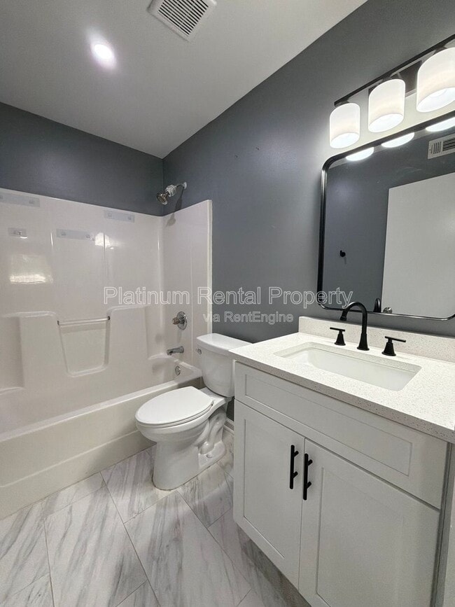 Building Photo - 1502 Waverly Way