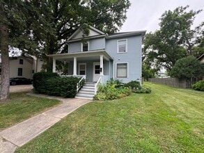 Building Photo - 440 Ingalton Ave