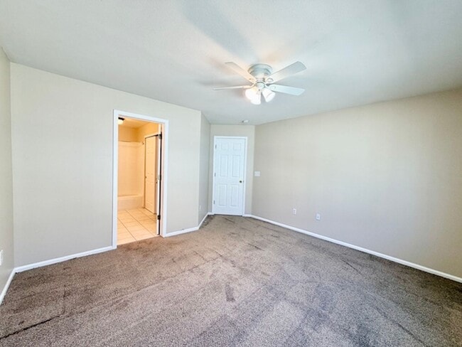 Building Photo - Westbury Farms 1-Bedroom