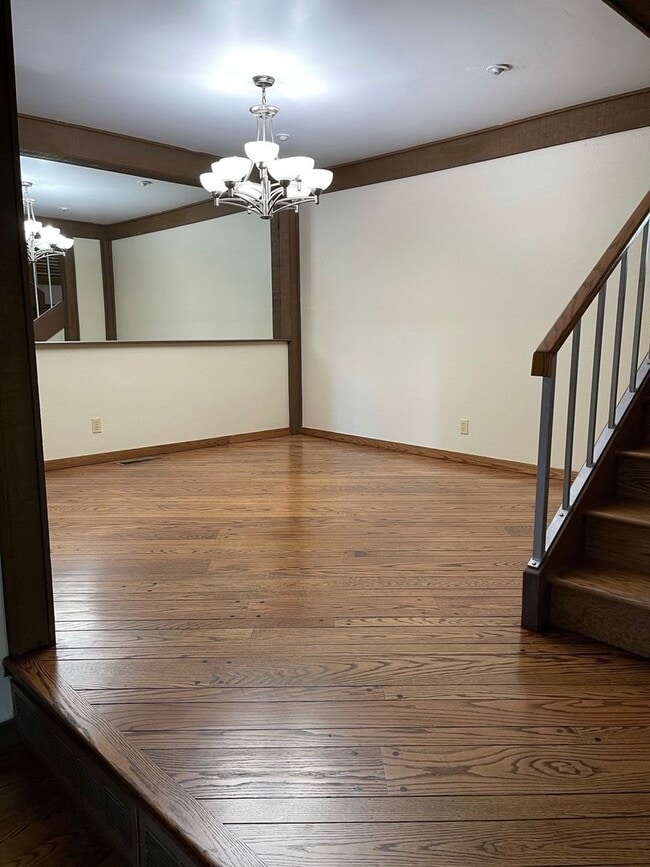 Building Photo - Close To Stanford University  3BR/2+1BA - Menlo Park