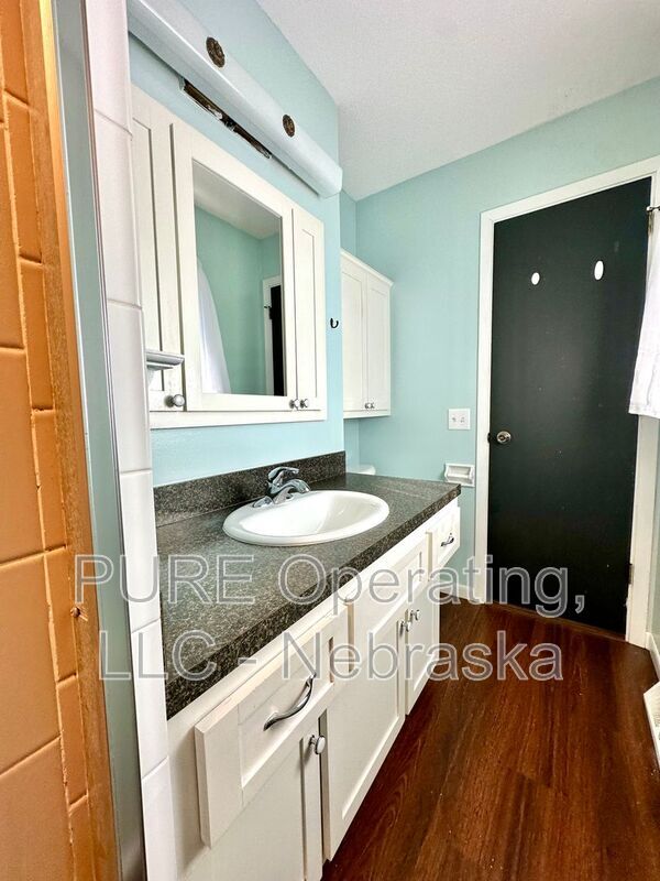 Building Photo - 20215 Pinkney St