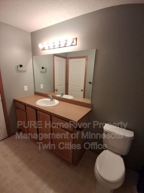 Building Photo - 393 Ojibway Path