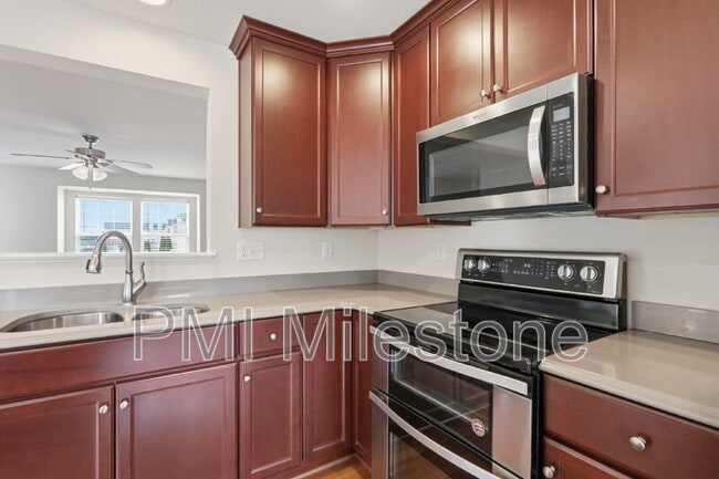 Building Photo - 100 Bertelli Ct