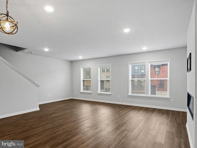 Building Photo - 305 Backwater Wy