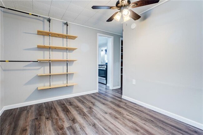 Building Photo - 1070 Gravel Rd