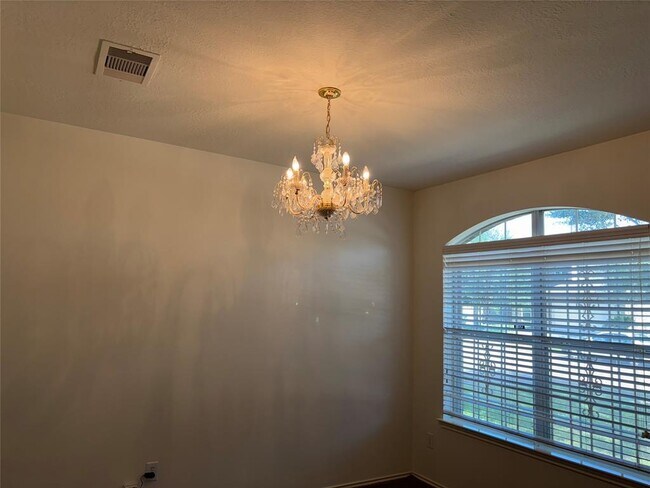 Building Photo - 21223 Colton Cove Dr