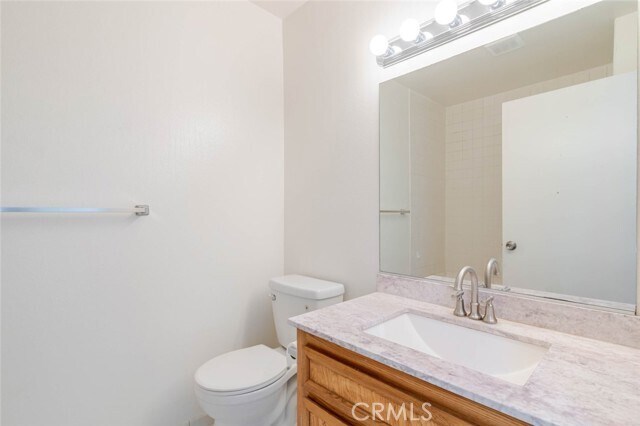 Building Photo - 909 E Chevy Chase Dr