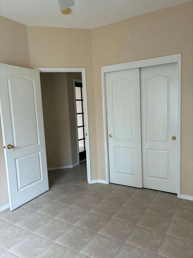 Building Photo - 3 Bedroom 2 Bath Home in Cul-De-Sac