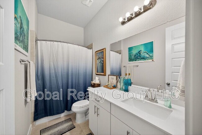 Building Photo - 2227 Quince Ave