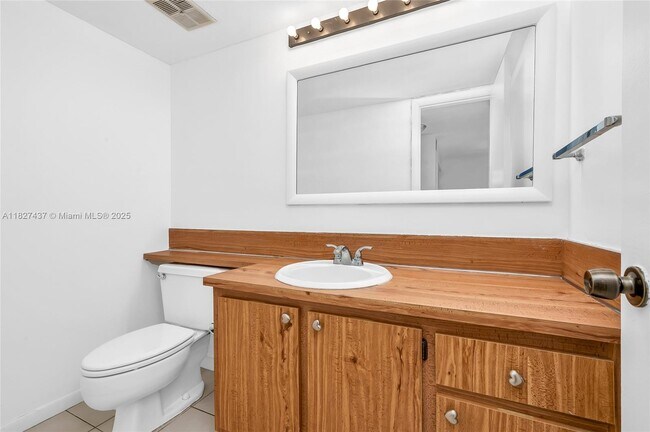 Building Photo - 2821 SW 87th Ave