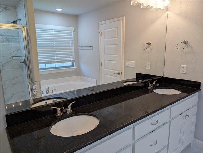 Building Photo - 5602 Sapphire Dr