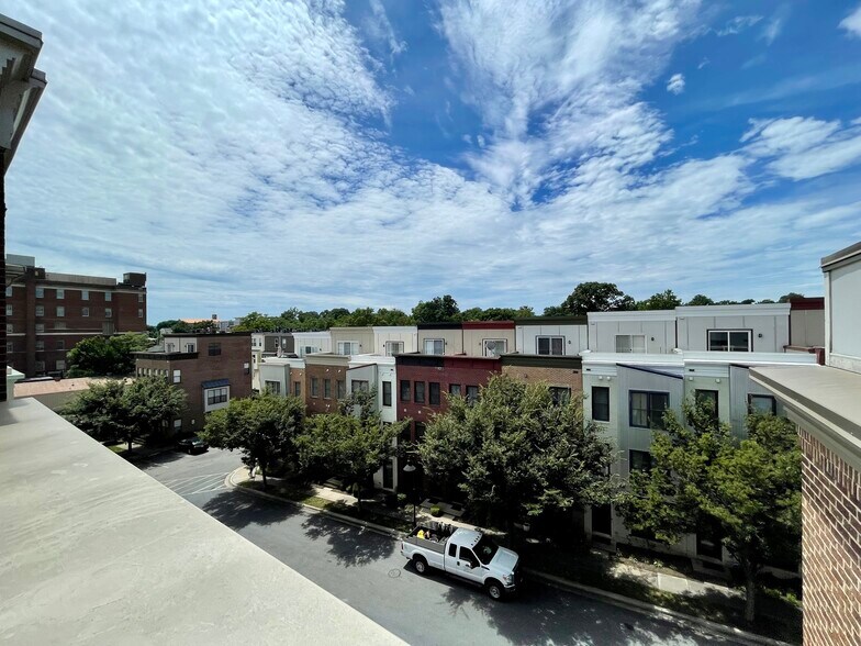 Building Photo - 5610 Baltimore Ave