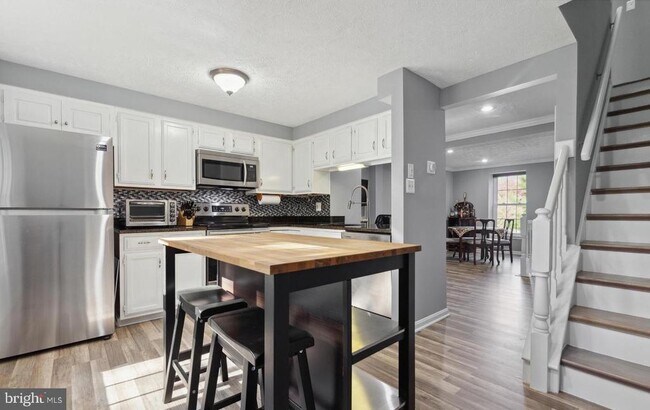 Building Photo - 1679 Fieldthorn Dr