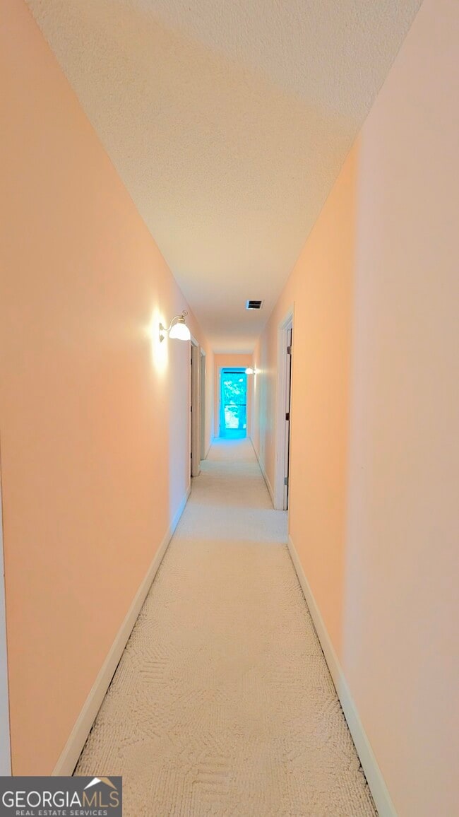 Building Photo - 2939 Rivercrest Dr