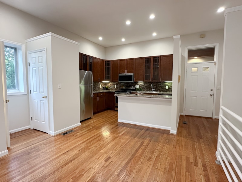 Building Photo - 2326 Upland Pl