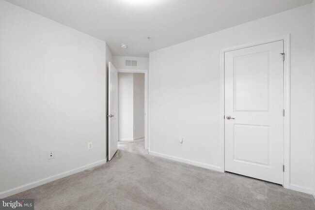 Building Photo - 6252 Alexa St