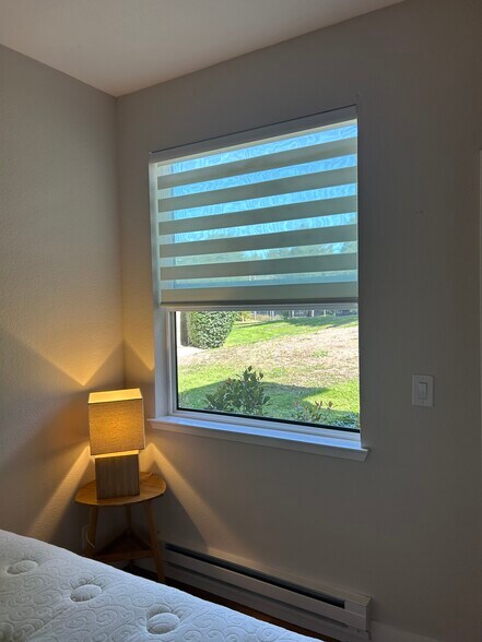 Building Photo - 57 Lakeshore Ct