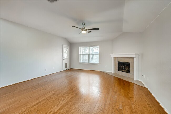Building Photo - 1504 Julianas Way