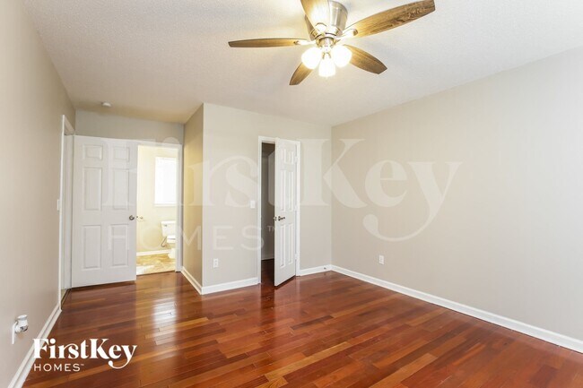 Building Photo - 63 Park Village Ln