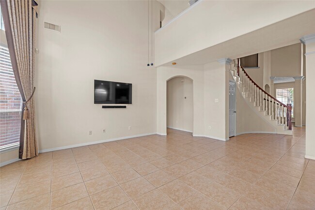 Building Photo - 1111 Blue Leaf Dr