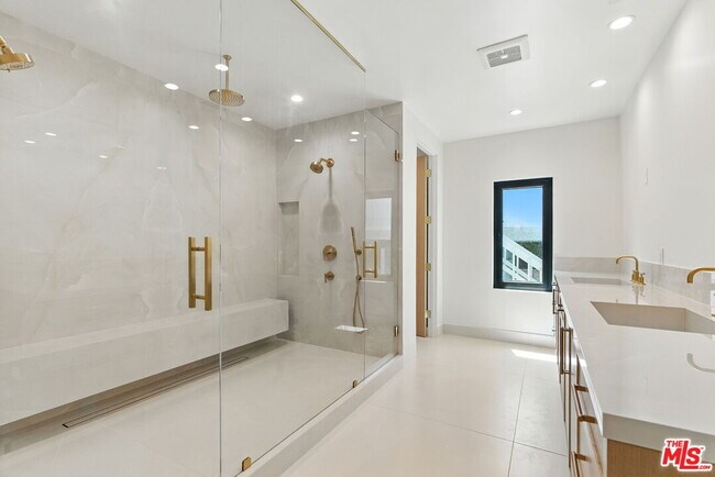Building Photo - 603 N Camden Dr