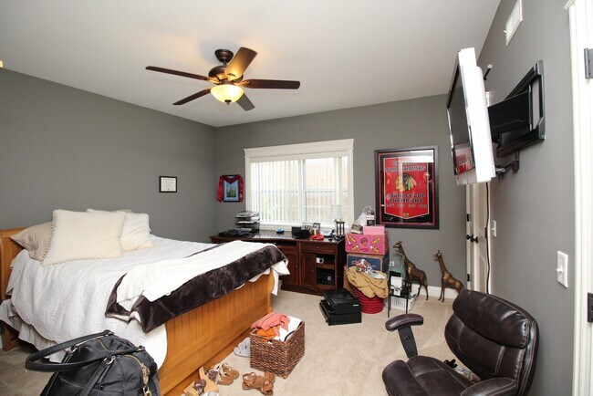 Building Photo - 10765 Clock Tower Dr