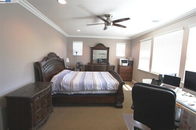 Building Photo - 5199 Salerno Dr