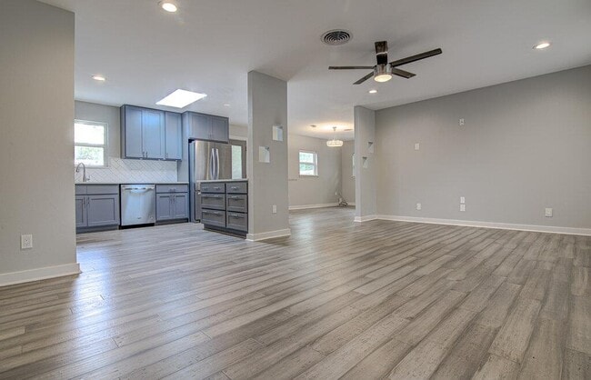 Building Photo - 1311 Westmoor Dr