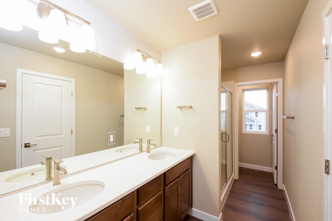 Building Photo - 10741 Luneth Dr